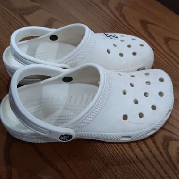 Crocs White Womans Size 6Y fits womans 8 - Picture 4 of 4